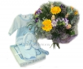 Букет цветов и подарок для новорожденного